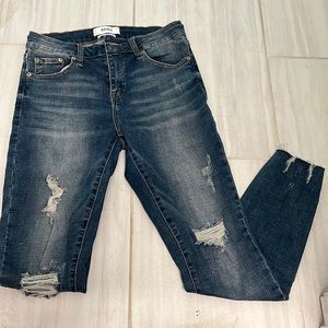 Pistola distressed skinny jeans. Size 27